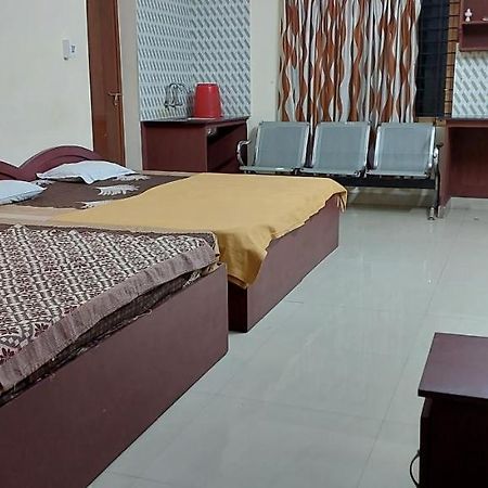 Guruvayur Adithya Guruvāyūr Exterior foto